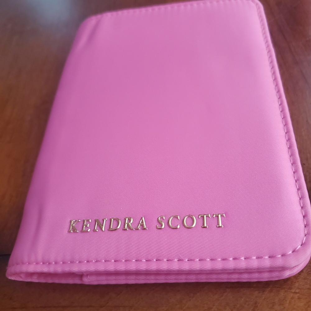Kendra Scott Pink Passport Holder and Luggage Tag Set - Picture 5 of 7